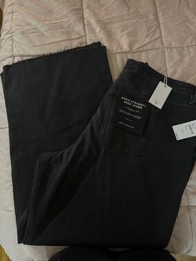 Good American Women Black Relaxed Jeans
